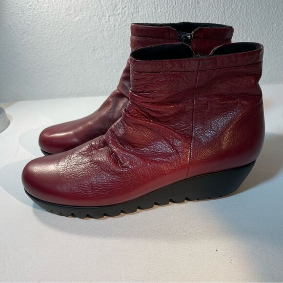 MUNRO beet red ankle boots 9 - Picture 6 of 6